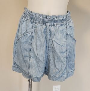 Lightweight denim chambray shorts